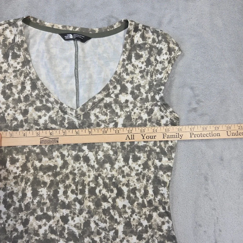 The North Face Womens V-Neck Cap Sleeve Top Olive Green Camo Print Small Outdoor - Picture 2 of 6